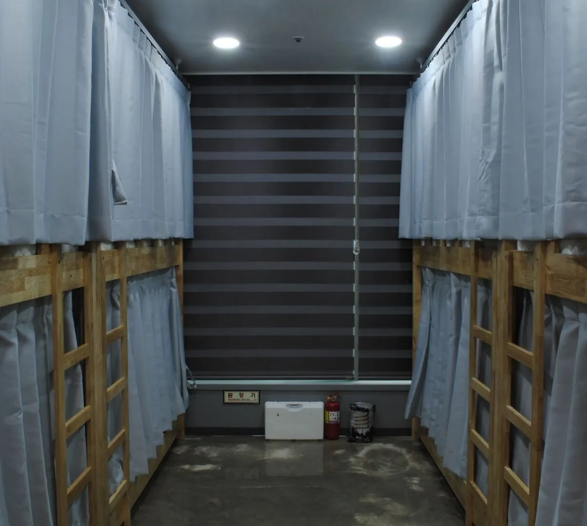 Moondong'S Hostel Busan 2*,